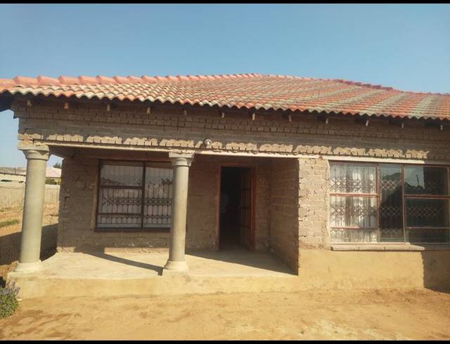 4 BEDROOM HOUSE FOR SALE IN MANKWENG